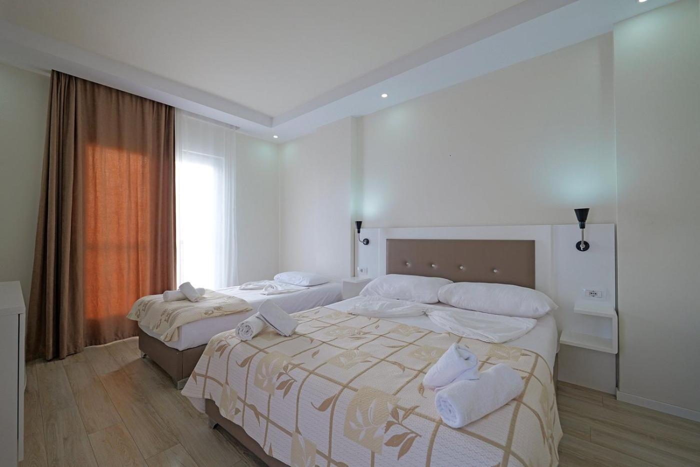 Helia Seaside Hotel Саранда Экстерьер фото