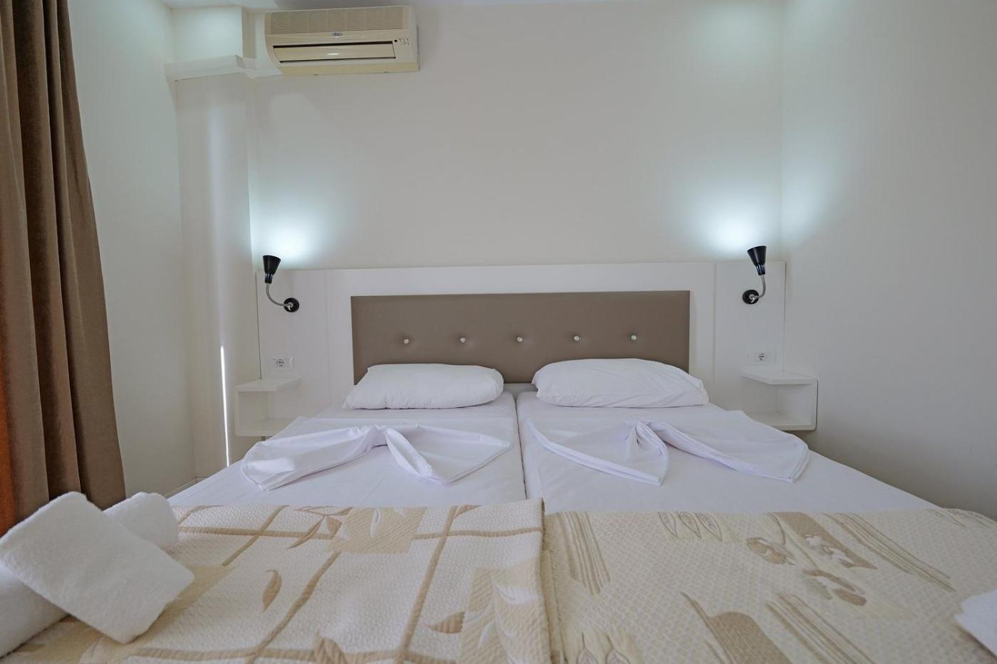 Helia Seaside Hotel Саранда Экстерьер фото
