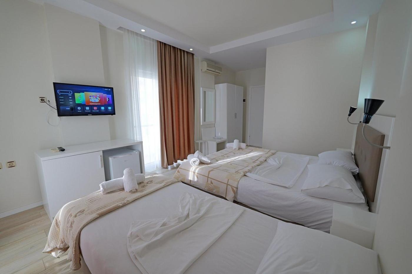 Helia Seaside Hotel Саранда Экстерьер фото