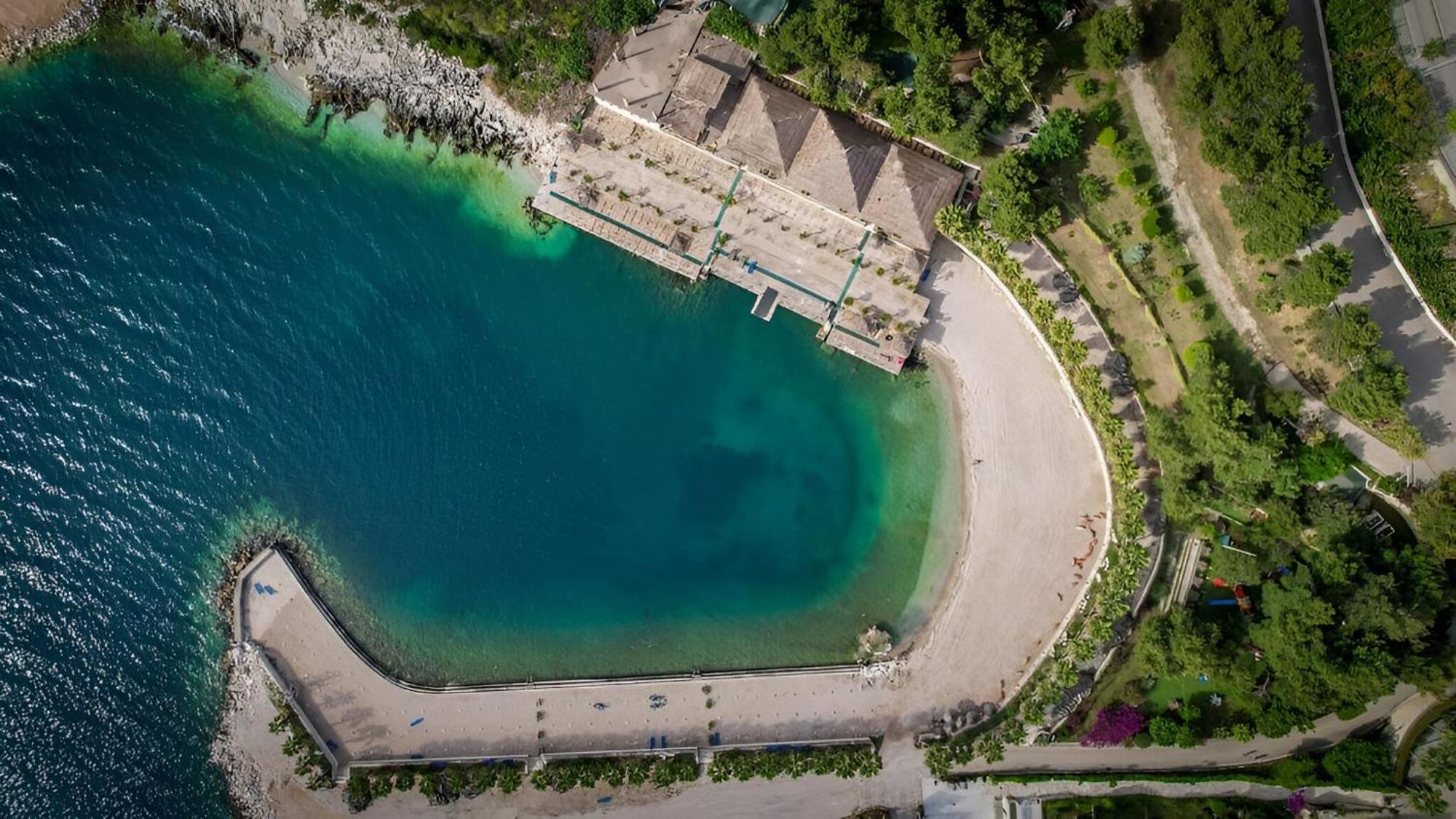 Helia Seaside Hotel Саранда Экстерьер фото