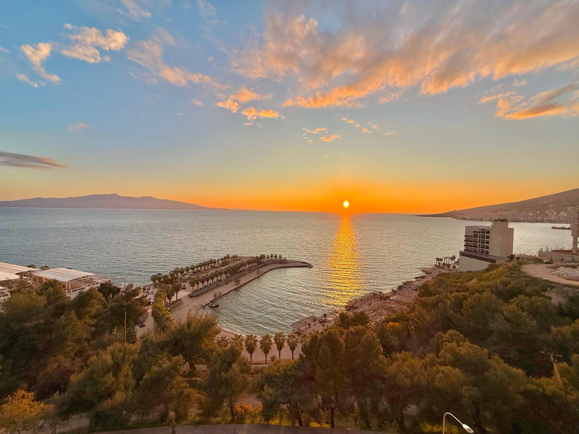 Helia Seaside Hotel Саранда Экстерьер фото