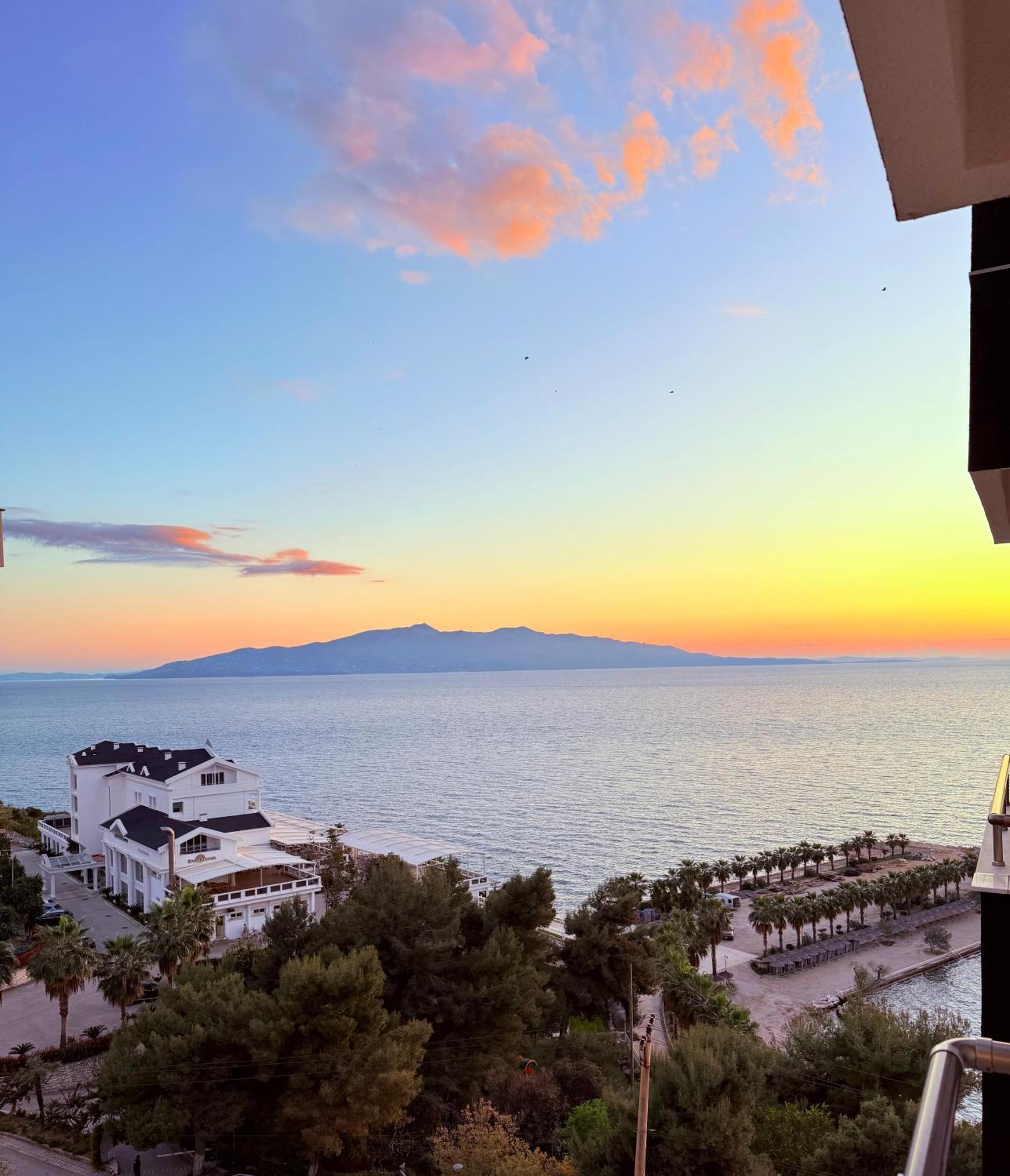 Helia Seaside Hotel Саранда Экстерьер фото